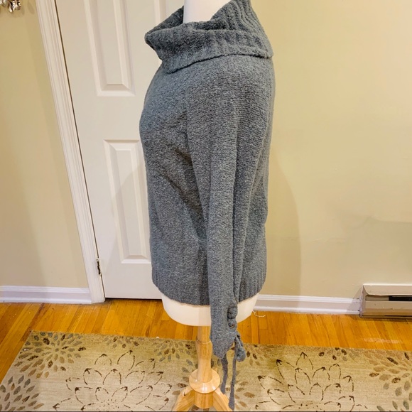 Sale 🌷 Saks Fifth Avenue Gray Sweater - Picture 2 of 5